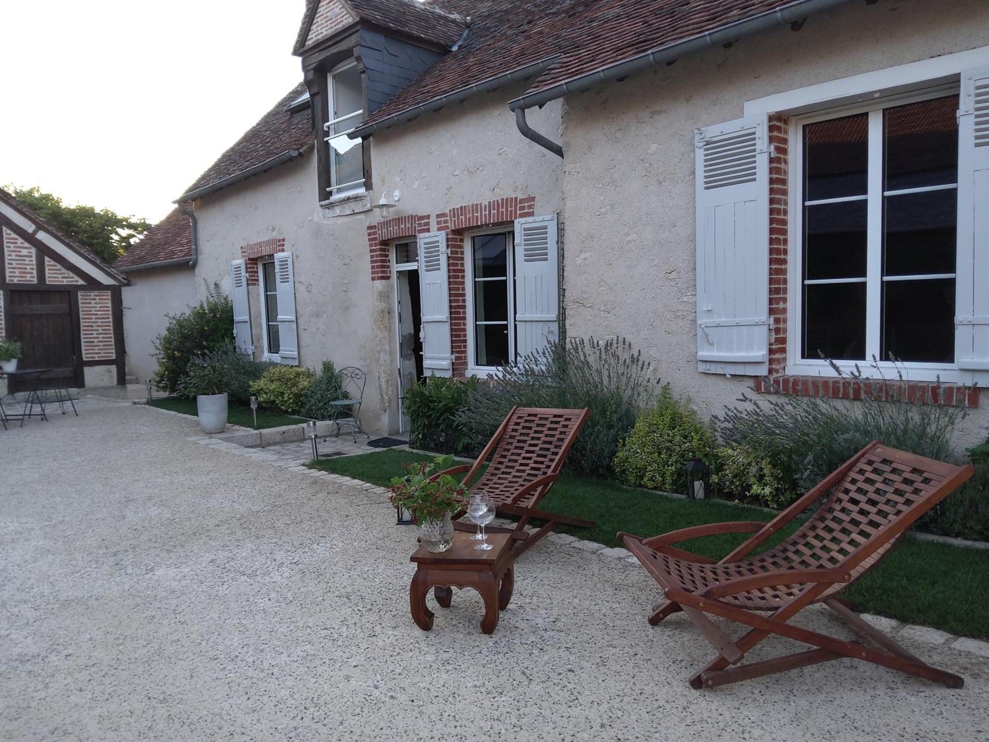 Agreables Chambres D'Hotes Dans Maison Xviiie Vineuil  ภายนอก รูปภาพ